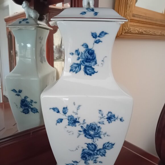 Chinese Blue and White Vista Alegre Portugal Urns - Picture 9 of 15